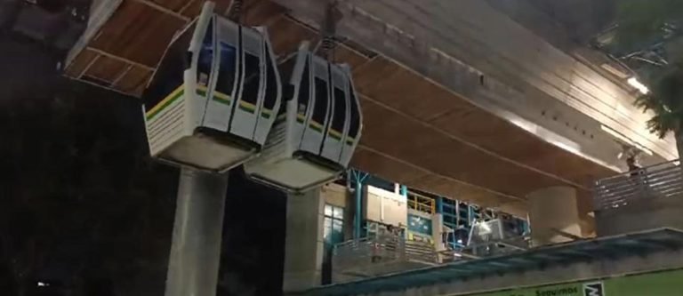 300 personas quedaron atrapadas por choque de cabinas en la Línea K del Metrocable  