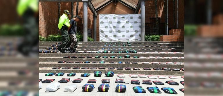 En 3 operativos, la Policía capturó a 4 personas e incautó gran cantidad de estupefacientes en Medellín 