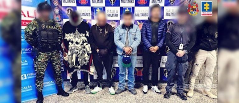 Capturaron a 4 personas que estarían traficando droga al interior de un batallón del Ejército 