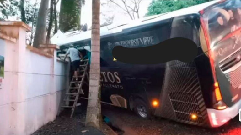 Fatal accidente de bus de «Los Inquietos del Vallenato» en Caucasia 