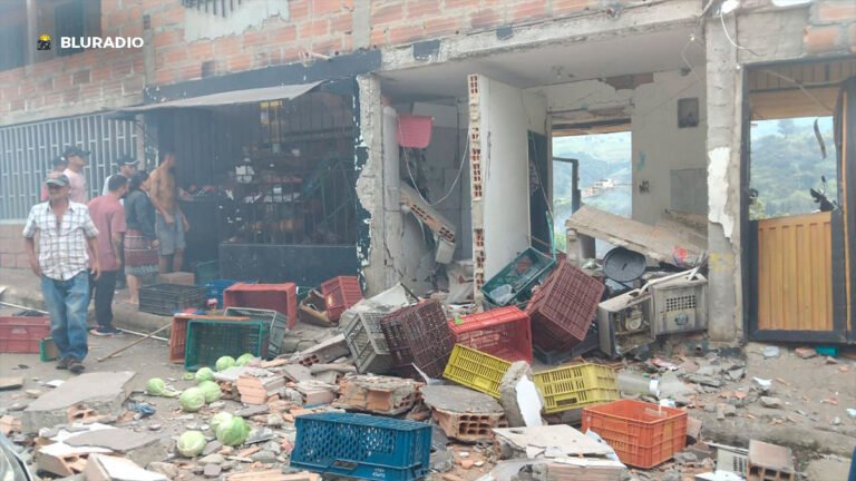 Explosión en un local comercial en Medellín dejó 2 personas lesionadas