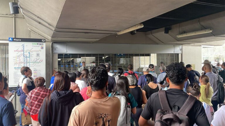 Falla del fluido eléctrico no solo afectó al Metro de Medellín, también al sistema semafórico de la ciudad y algunos barrios  