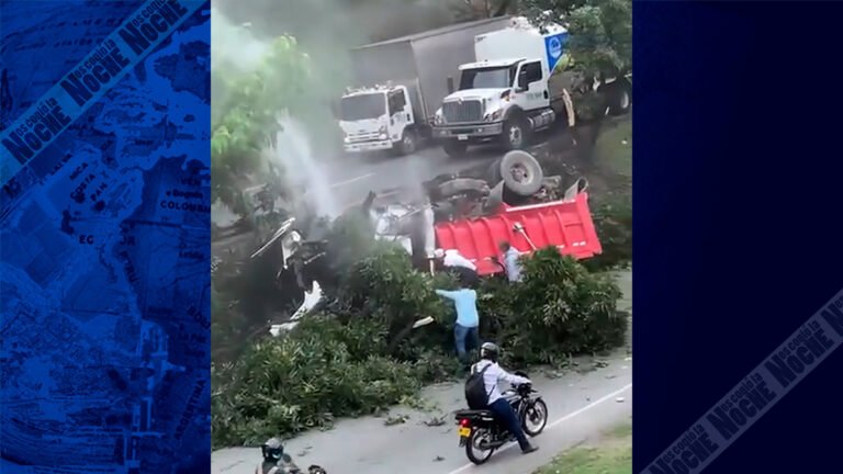 Volqueta se volcó en Medellín 