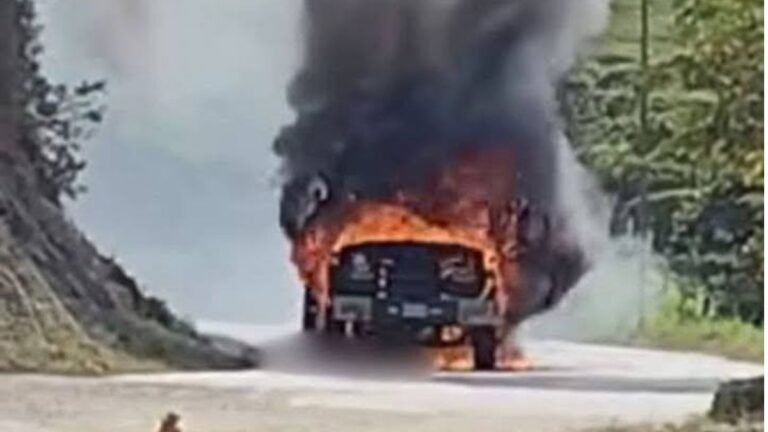 En un nuevo ataque en Norte de Santander, asesinaron a un conductor y le prendieron fuego al vehículo