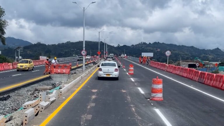 En tiempo récord, se entregó paso elevado de la glorieta al aeropuerto JMC de Rionegro