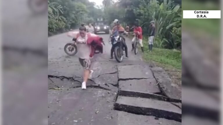 Con explosivos, el ELN destruyó parte de la vía que comunica a Medellín con la Costa Atlántica