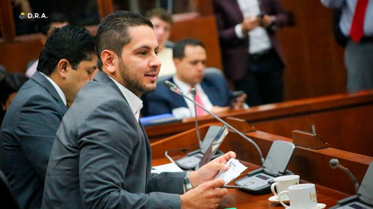 “Se las vamos a hundir”: senador Esteban Quintero