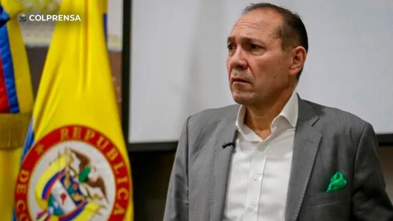 Ministro de Trabajo, Antonio Sanguino, deberá afrontar un juicio en la Corte Suprema por tráfico de influencias