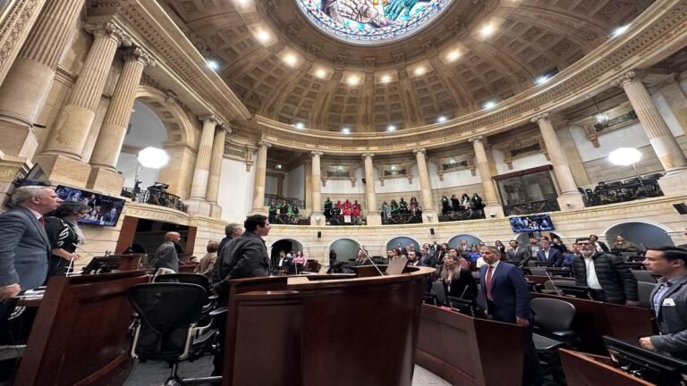 Resucita la Laboral.
Comienzan las audiencias.