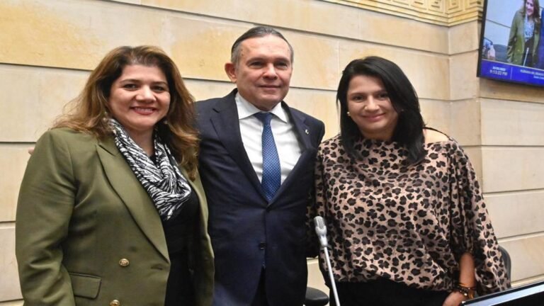 Dos mujeres en las
vicepresidencias del senados