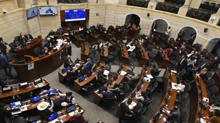Que baje todo, menos
el salario de los congresistas