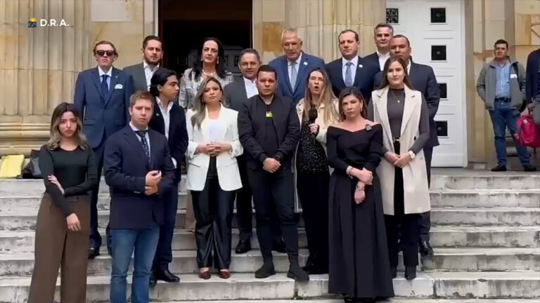 Congresistas de oposición se unen para rechazar la consulta