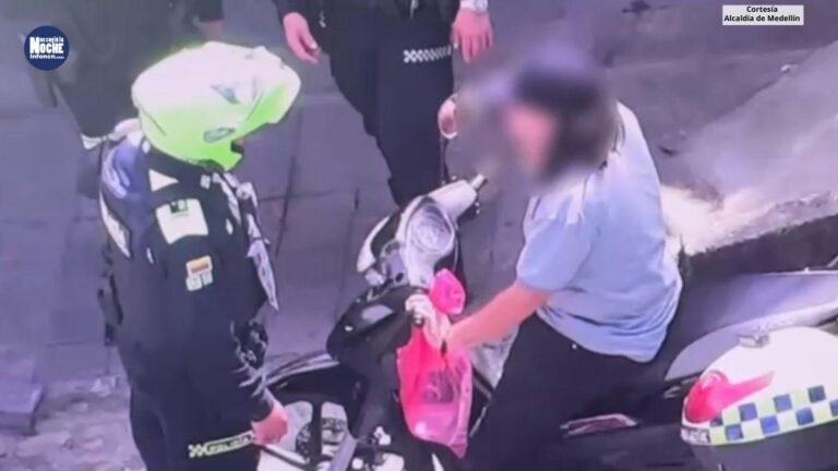 Una mujer que se desplazaba en una moto robada fue capturada en Medellín