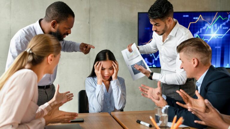 Trabajar sin colapsar: claves para manejar el estrés laboral