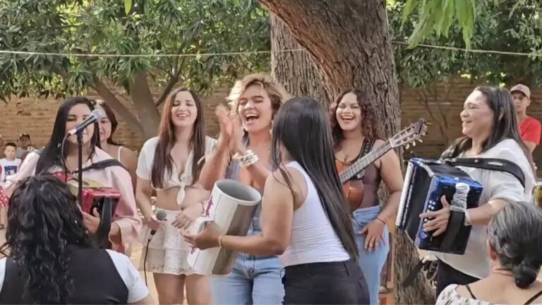 Karol G le cumple el sueño a una quinceañera en Valledupar y las redes enloquecen