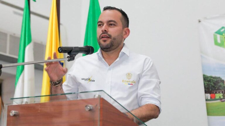 El ministro de Minas y Energía, Edwin Palma, promete transición energética y tarifas más bajas
