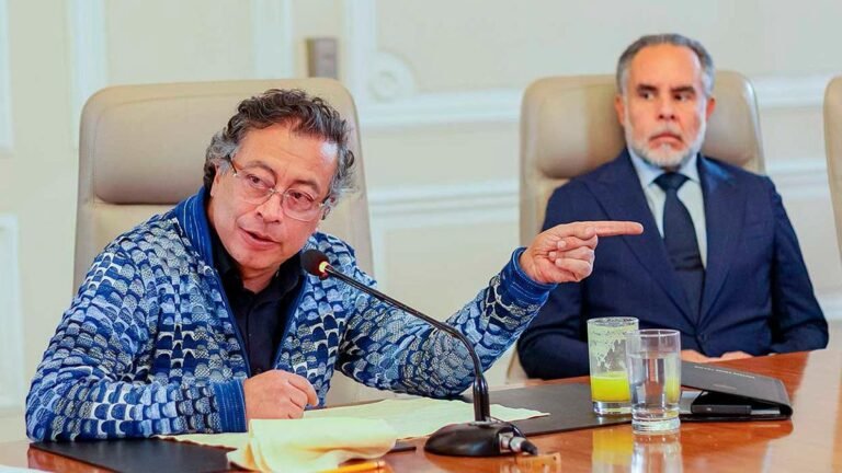 EPS en crisis: patrimonio negativo por $10,2 billones y Petro culpa a la corrupción