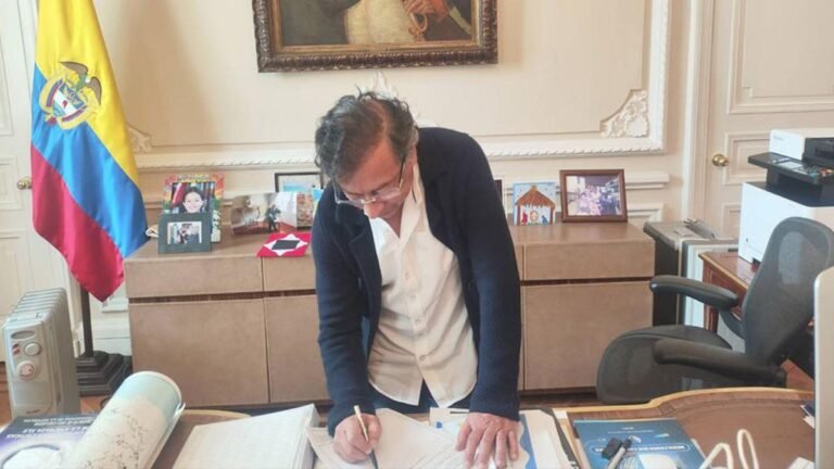 Gustavo Petro firmó el ‘decretazo’