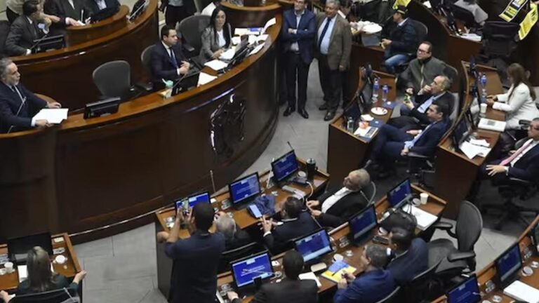 Reforma laboral preocupa al sector empresarial tras su aprobación en último debate