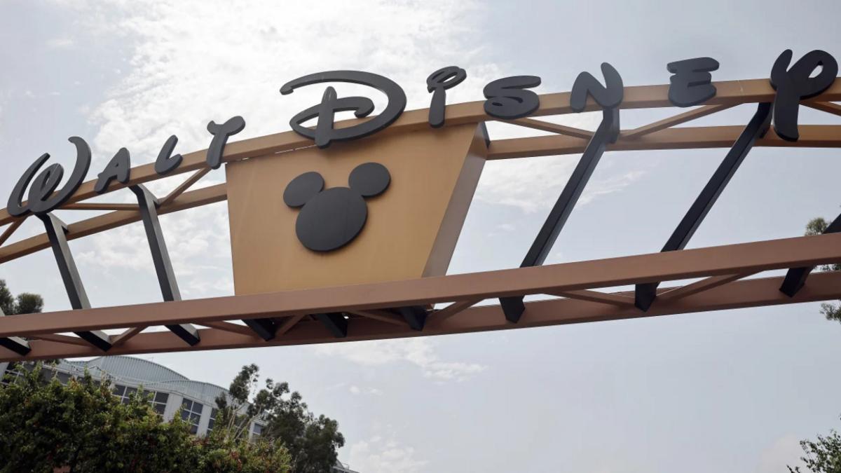 Disney y NBCUniversal demandan a Midjourney por “piratería creativa” con personajes icónicos generados por IA