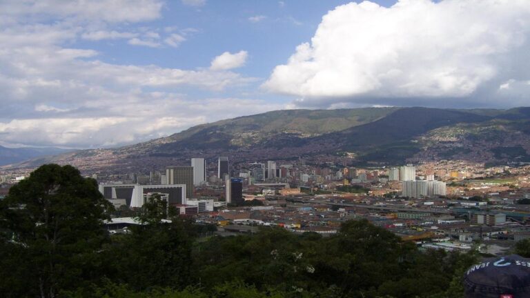 Medellín se llena de arte, circo y experiencias inmersivas este fin de semana del 20 al 23 de junio