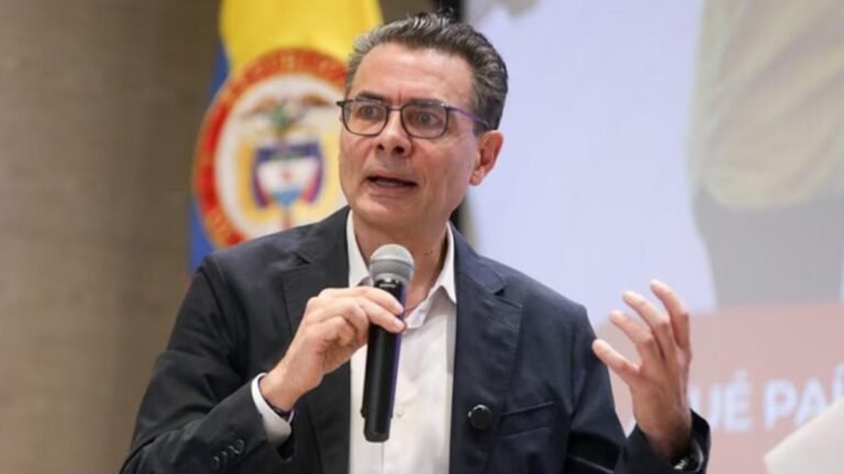 Alejandro Gaviria responde a críticas de senador de EE. UU. sobre juicio contra Álvaro Uribe