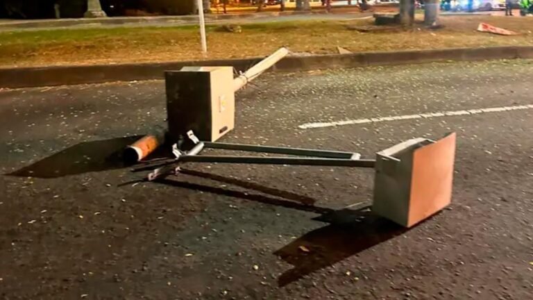Con explosivos, derriban cámaras de tránsito en medio de creciente tensión en Cali