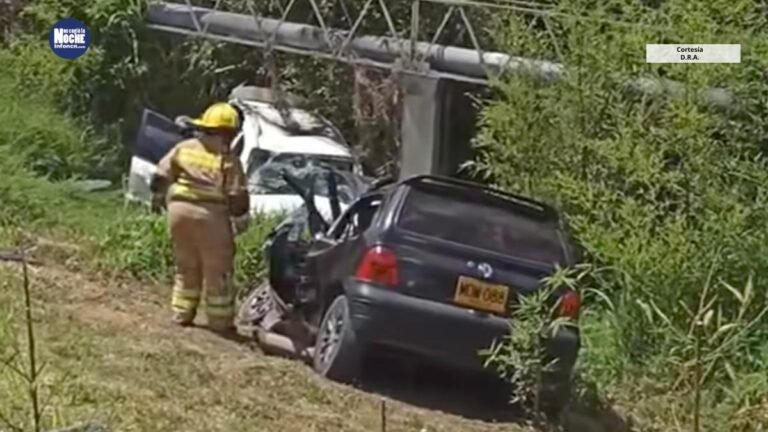 Un choque entre una camioneta y un Twingo dejó una persona muerta y otra herida en Rionegro