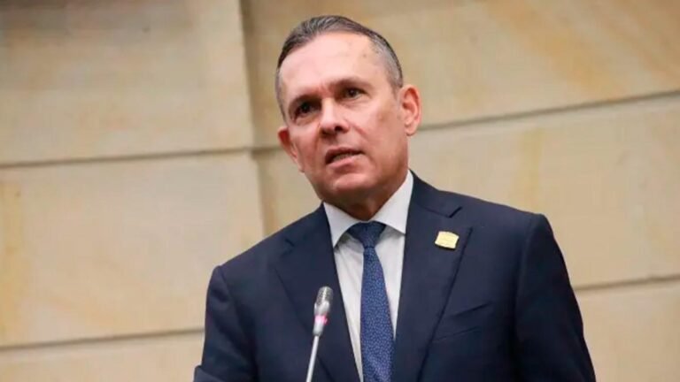 “Sería burlar la justicia”: Efraín Cepeda, presidente del Senado, rechaza propuesta del Gobierno para beneficiar a bandas criminales