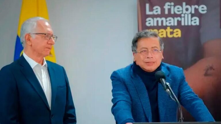 Exministros advierten: el sistema de salud colombiano atraviesa una crisis real y profunda