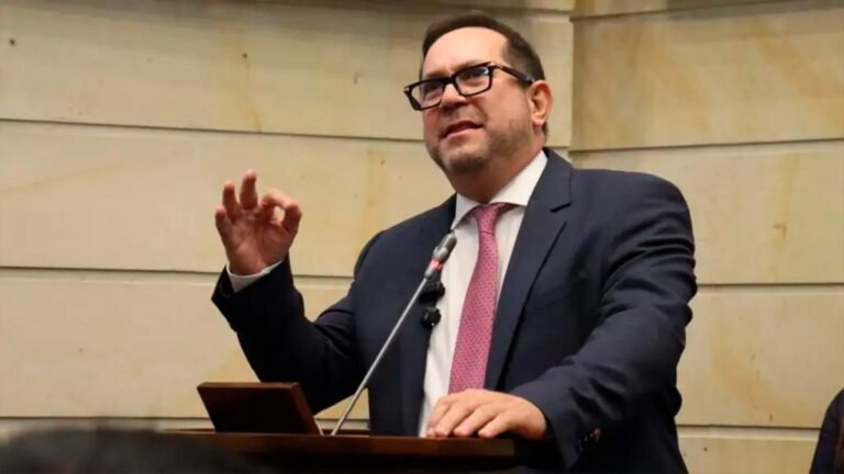 Lidio García, nuevo presidente del Senado, advierte sobre reelección