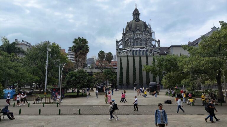Fin de semana en Medellín: poesía, música urbana y cultura local del 11 al 13 de julio