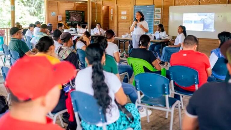 JEP reconoce compromiso con la paz de excombatientes en Mutatá con entrega de 62 certificados de amnistía