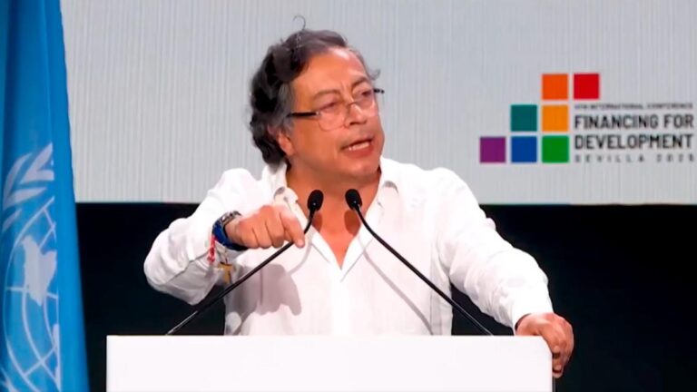 Petro arremete contra el FMI y propone su liquidación en cumbre de la ONU