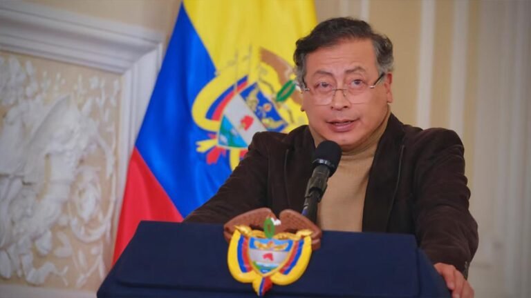 “Yo no me arrodillo ni me dejo presionar”: Petro responde a congresistas de Estados Unidos