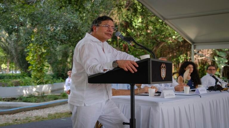 “No tengo indulto que renunciar” Petro niega indulto de M19