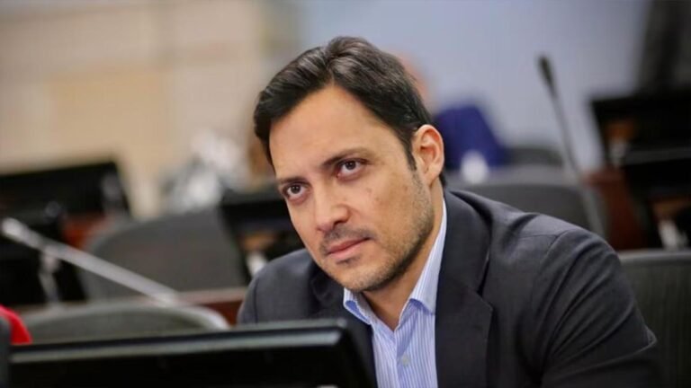 Senador de Cambio Radical acusa al Gobierno de amenazar la independencia del Congreso