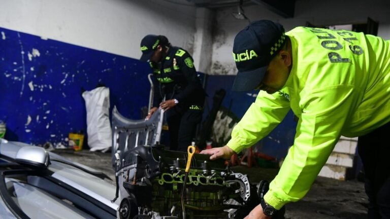 Desmantelan taller ilegal en Medellín: más de 2.000 autopartes recuperadas