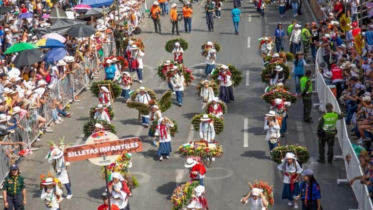 ¡Graderías sin costo! Medellín abre sorteo para ver los desfiles de la Feria de las Flores 2025