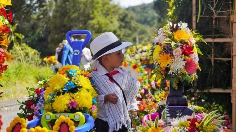 600 niños y jóvenes rendirán homenaje a la tradición silletera en el desfile de Silleteritos
