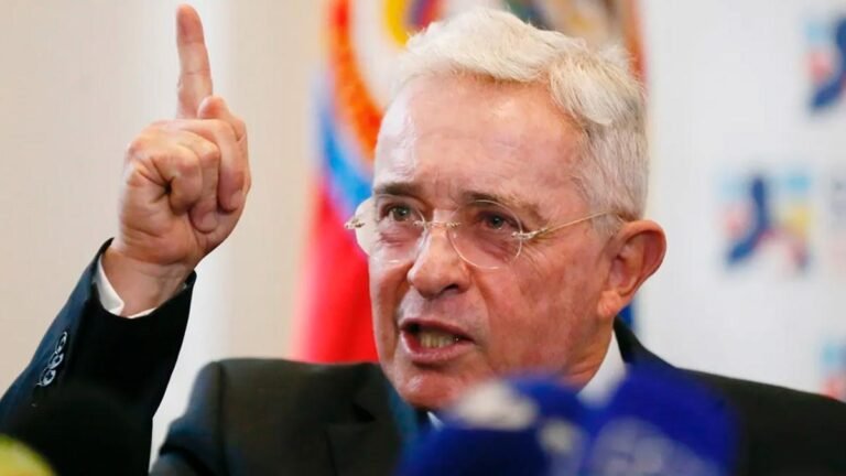 Álvaro Uribe respalda a Perú en disputa por isla Santa Rosa: “A diferencia de Maduro, ayuda a combatir el terrorismo”