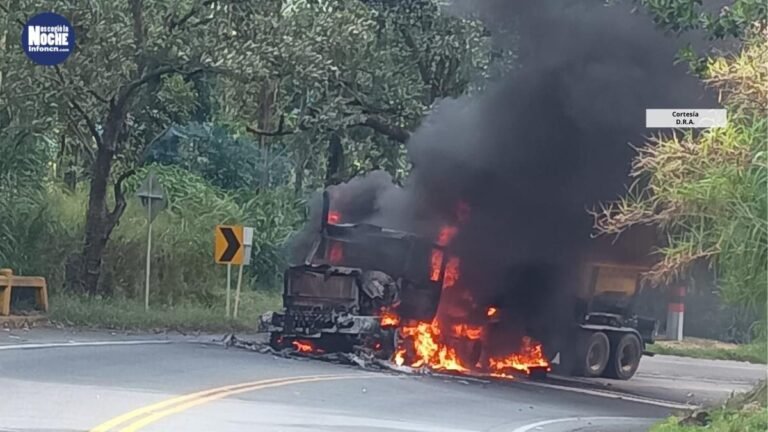 Choque de un camión con una moto dejó un muerto y los dos vehículos incinerados en Barbosa