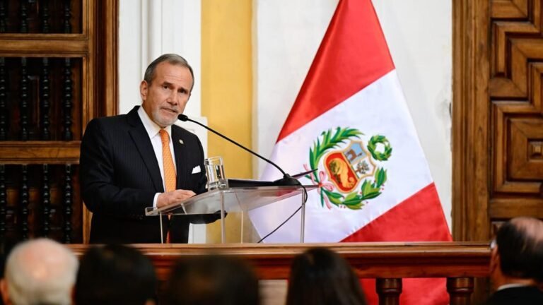 “Perú no cederá ni un milímetro de su territorio”