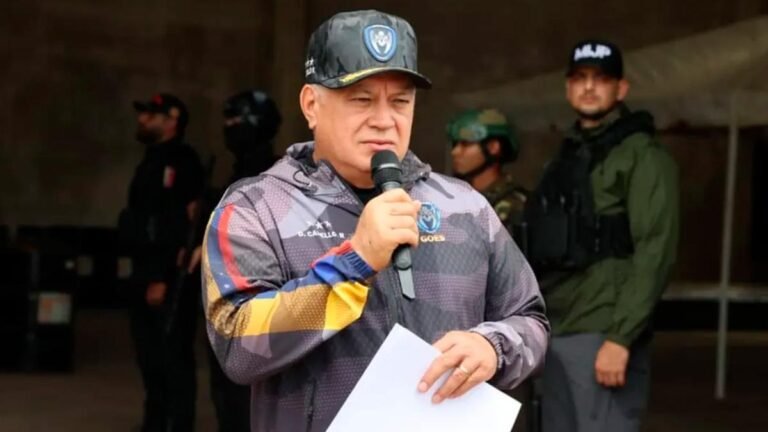 Diosdado Cabello anuncia captura de cinco colombianos y militarización de la frontera con Colombia