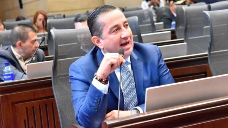 “Yo no ando buscando retenes de bandidos”: congresista Julio César Triana le exige seguridad a Petro tras atentado