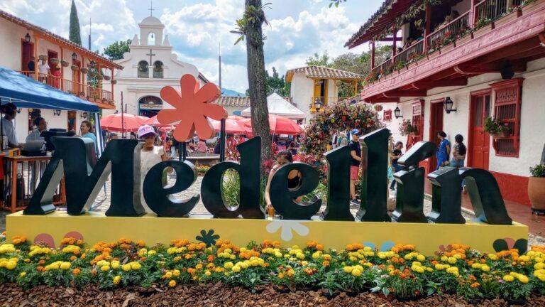 Medellín respira fiesta, arte y flores este 6 de agosto
