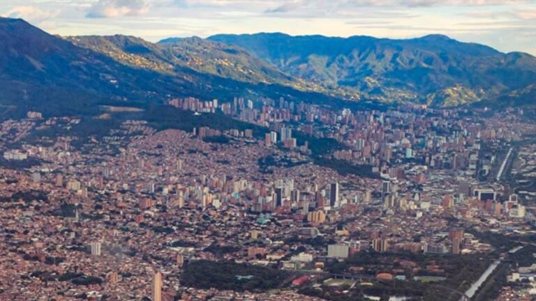 Juez admite pruebas en caso de presunta corrupción contra exfuncionarios de la administración de Daniel Quintero y exgerente de Metroparques