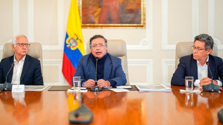 Petro defiende su sistema preventivo de salud y presenta cinco indicadores clave en alocución
