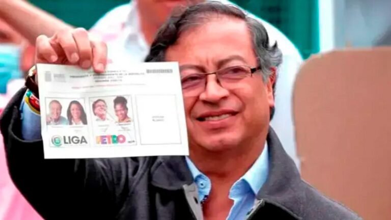 Proponen multa de $4.000 millones a Ricardo Roa por exceso de gastos en campaña de Petro