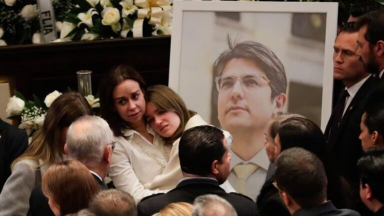 «La silla está lista», Cardenal Luis José Rueda dice que aún se espera la confirmación de asistencia de Petro a la eucaristía de Miguel Uribe Turbay